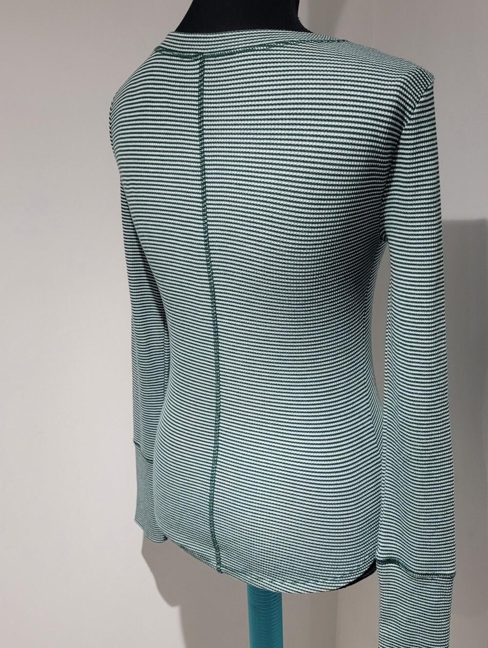 American Eagle Women's Striped Long-Sleeve Crewneck Casual Top Small Green White - Picture 6 of 9